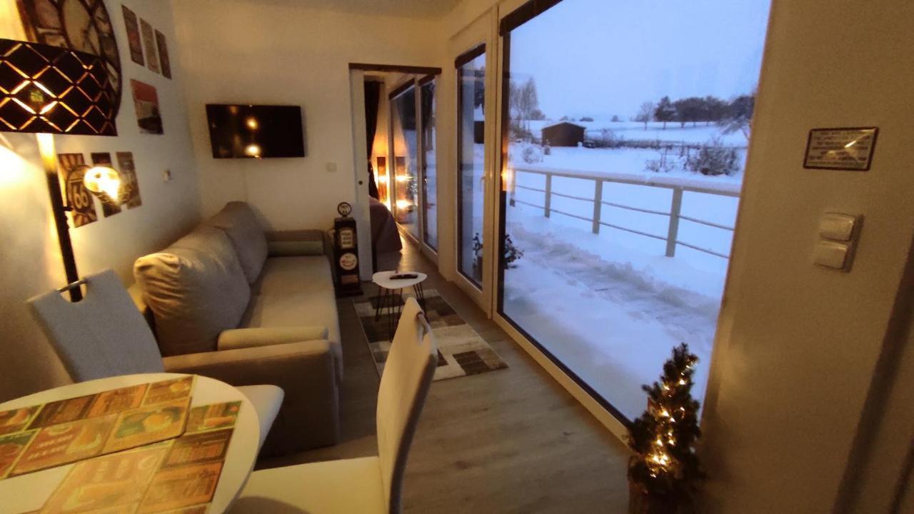 Ranch 66 - Moderni Tiny House Black Swallow Ve Stylu Route 66 Se Saunou A Bazenem Tršice Exteriör bild