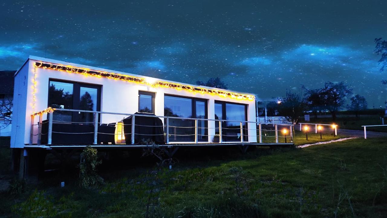 Ranch 66 - Moderni Tiny House Black Swallow Ve Stylu Route 66 Se Saunou A Bazenem Tršice Exteriör bild