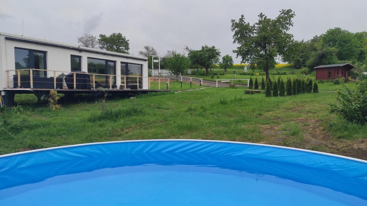 Ranch 66 - Moderni Tiny House Black Swallow Ve Stylu Route 66 Se Saunou A Bazenem Tršice Exteriör bild